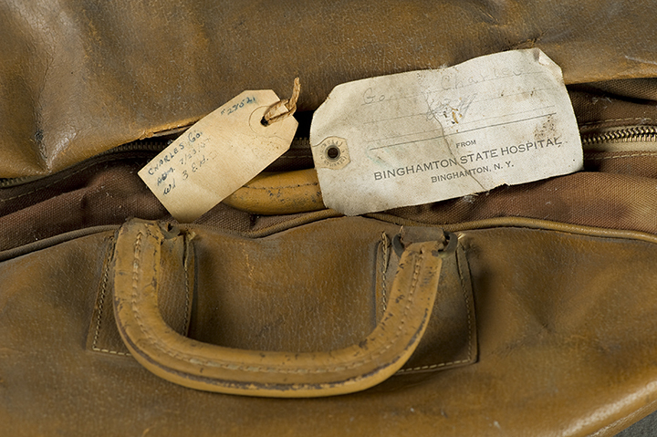 Willard Suitcases
©2012 Jon Crispin
ALL RIGHTS RESERVED